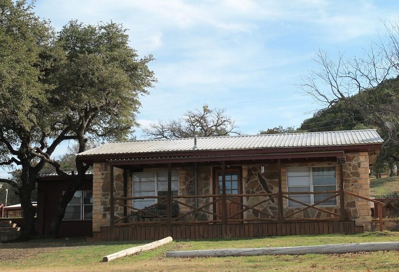 Хижина, Thunderbird Resort & Event Center