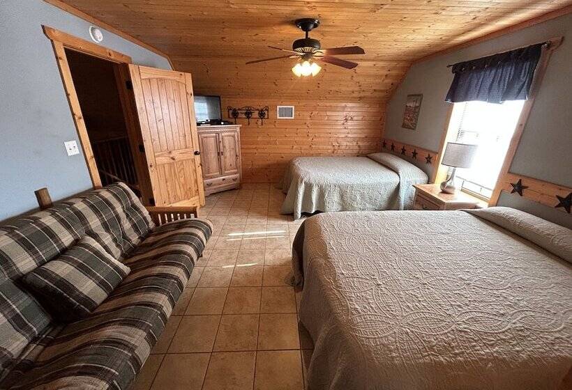 Дом 4 Спальни, Thunderbird Resort & Event Center