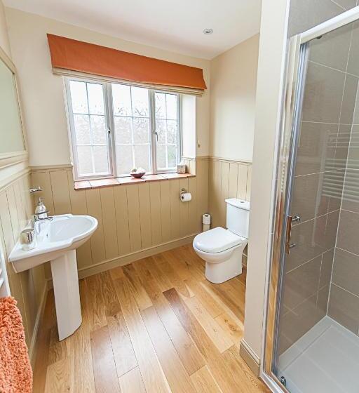 اتاق استاندارد با چشم‌انداز باغ, Stoodleigh Court Coach House