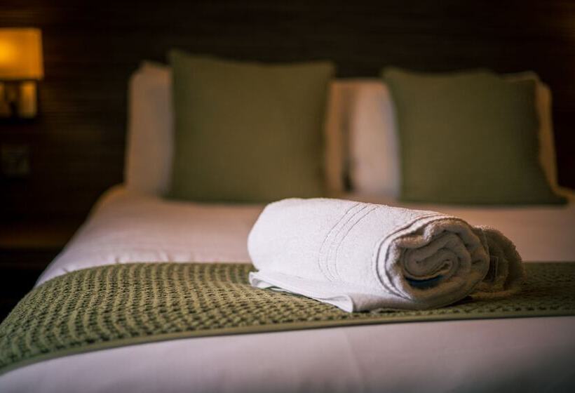 غرفة قياسية, Three Horseshoes Inn