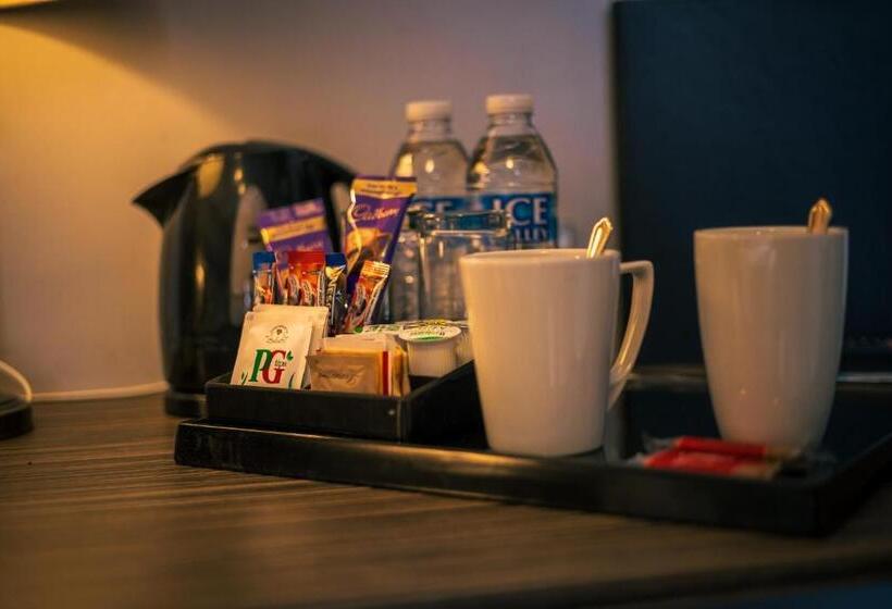 غرفة قياسية, Three Horseshoes Inn