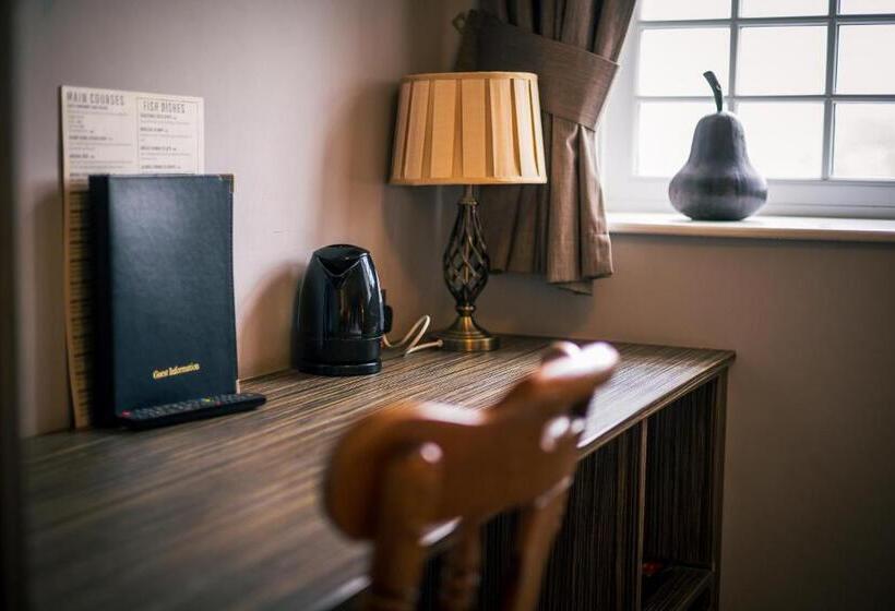 غرفة قياسية, Three Horseshoes Inn