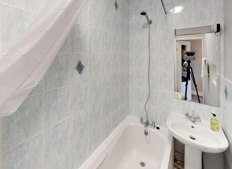 Standardrum King Size Säng, Ranscombe House