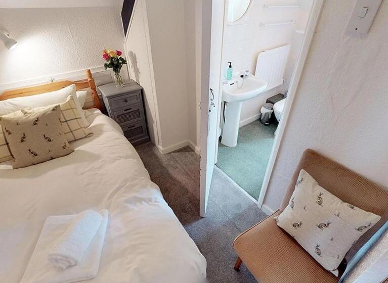 1 Sovrums Lägenhet, Ranscombe House