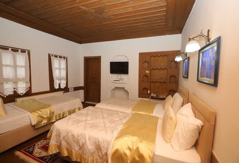 غرفة قياسية ثلاثية, Ebrulu Konak   Special Class