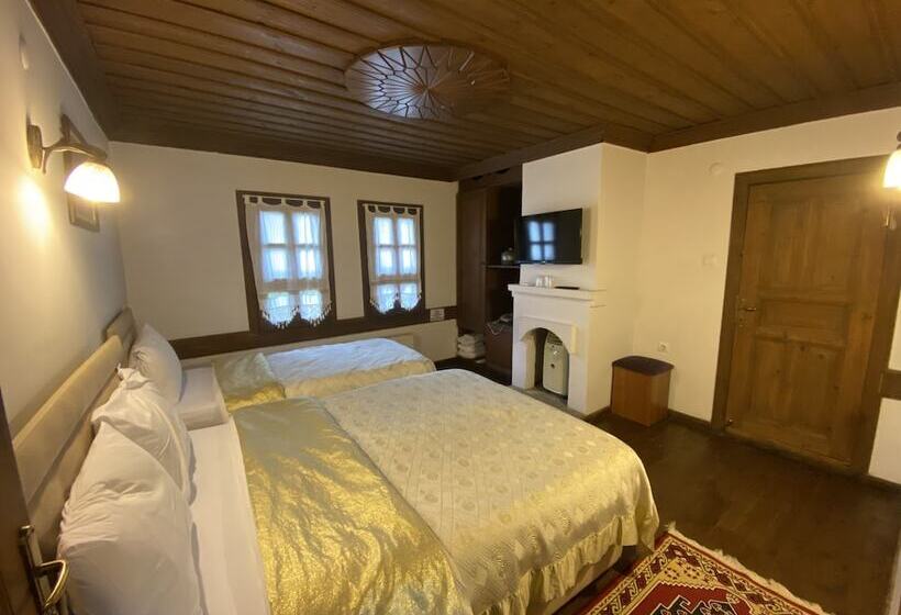 غرفة قياسية ثلاثية, Ebrulu Konak   Special Class