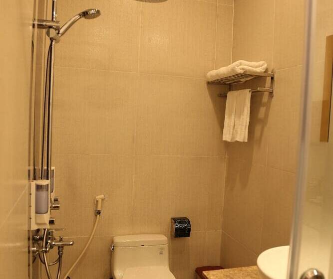 اتاق لوکس, Hong Bao Thach