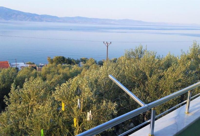 غرفة قياسية مطلّة علي البحر مزوَّدة بشُرفة, Assos Nazan Motel Restoran Beach