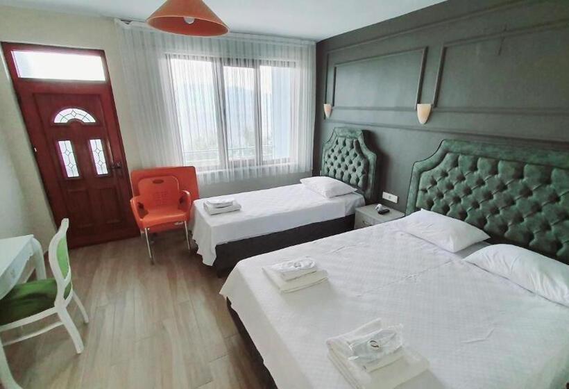 غرفة قياسية مطلّة علي البحر مزوَّدة بشُرفة, Assos Nazan Motel Restoran Beach