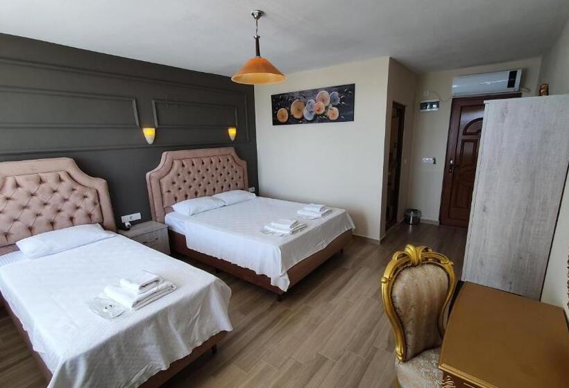 غرفة قياسية مطلّة علي البحر مزوَّدة بشُرفة, Assos Nazan Motel Restoran Beach
