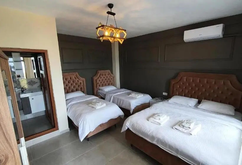 Standard Neljän Hengen Huone Merinäkymä, Assos Nazan Motel Restoran Beach