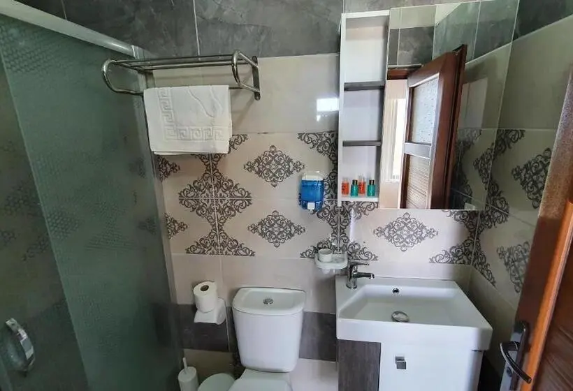 Standard Neljän Hengen Huone Merinäkymä, Assos Nazan Motel Restoran Beach