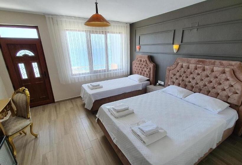 غرفة قياسية مطلّة علي البحر مزوَّدة بشُرفة, Assos Nazan Motel Restoran Beach