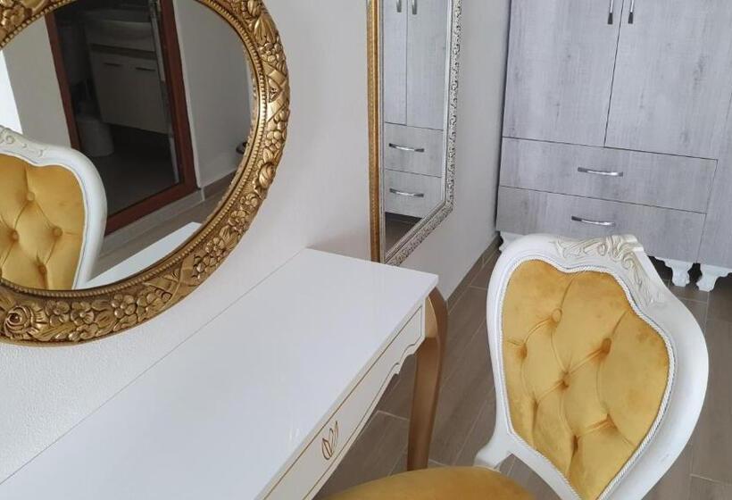 غرفة قياسية مطلّة علي البحر مزوَّدة بشُرفة, Assos Nazan Motel Restoran Beach