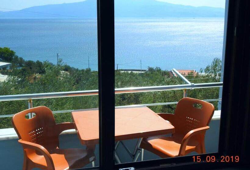 غرفة قياسية مطلّة علي البحر مزوَّدة بشُرفة, Assos Nazan Motel Restoran Beach