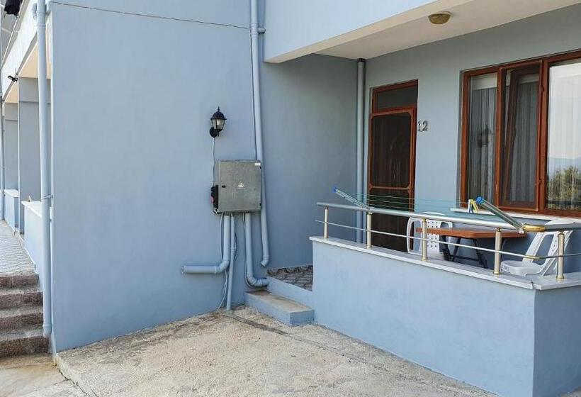 غرفة قياسية رباعية مطلة على البحر, Assos Nazan Motel Restoran Beach