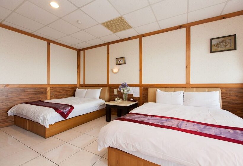 اتاق استاندارد چهار تخته, Tzu Hsin Garden