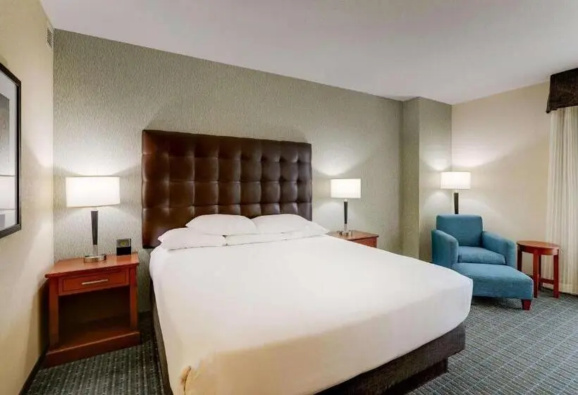 Superior-huone King-vuode, Drury Inn & Suites Phoenix Chandler Fashion Center