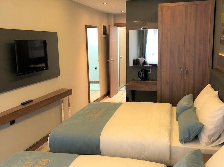 חדר סטנדרט לשלושה, Onal Motel