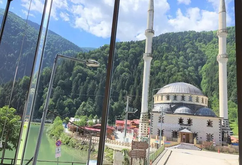 اتاق استاندارد با چشم‌انداز دریاچه, Onal Motel