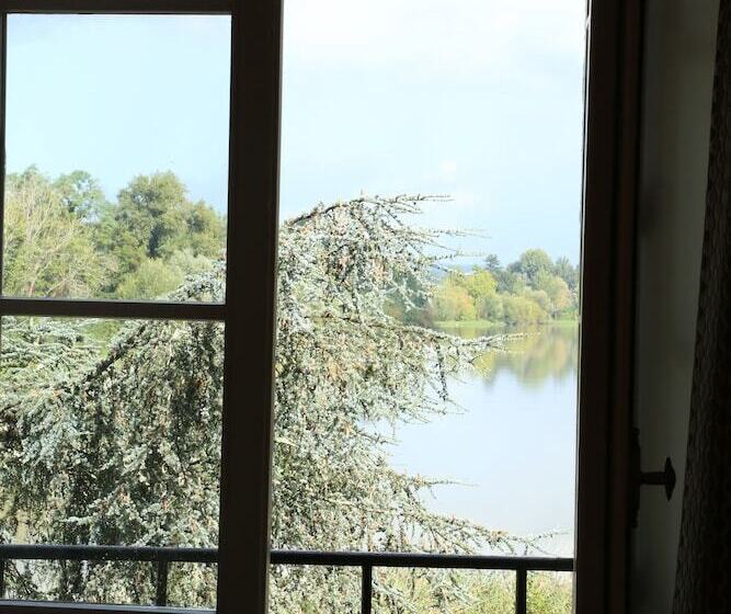 标准间, Chateau De Courtebotte