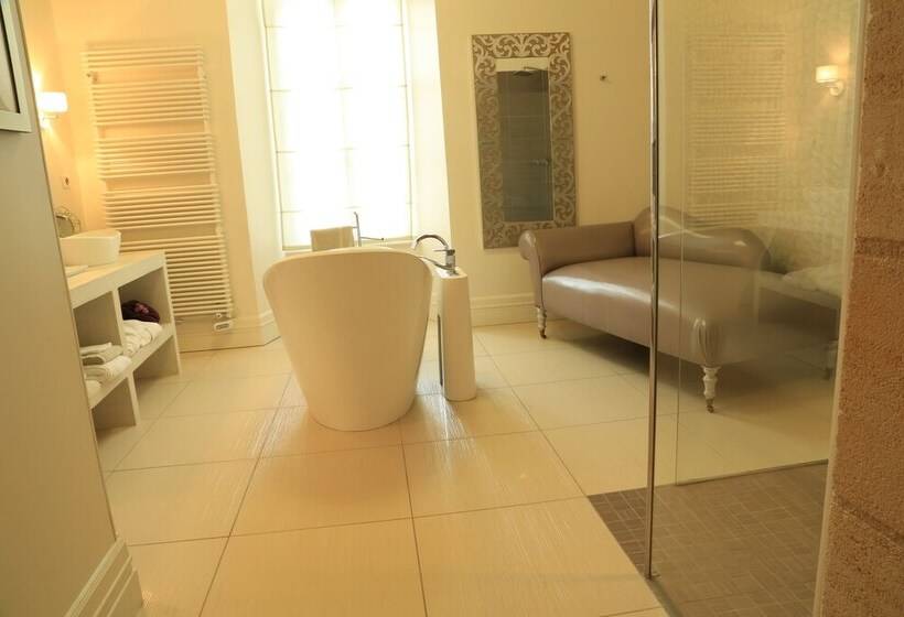 스위트, Chateau De Courtebotte