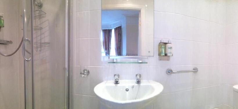 سوییت لوکس, Clifton Villa Guest House