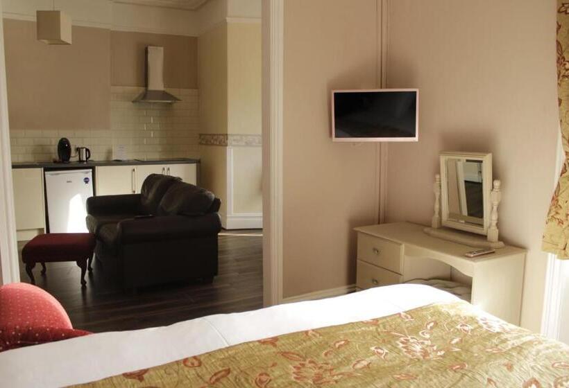 سوییت لوکس, Clifton Villa Guest House