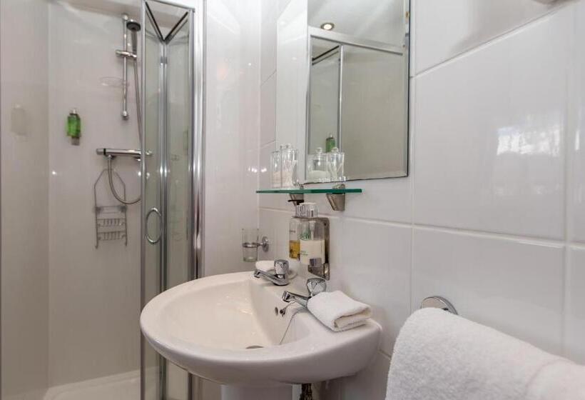 سوییت, Clifton Villa Guest House