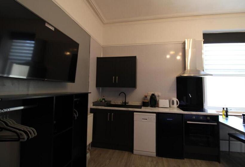 اتاق سوپریور با تخت بزرگ, Clifton Villa Guest House