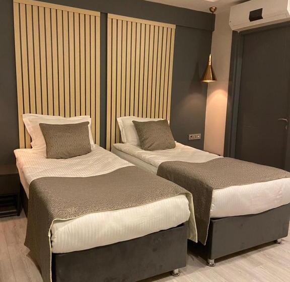 اتاق سوپریور, Antik Houses