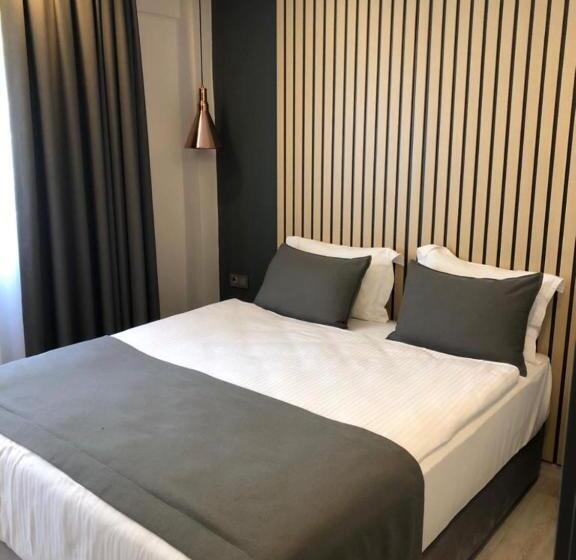 اتاق پریمیوم چهارنفره, Antik Houses