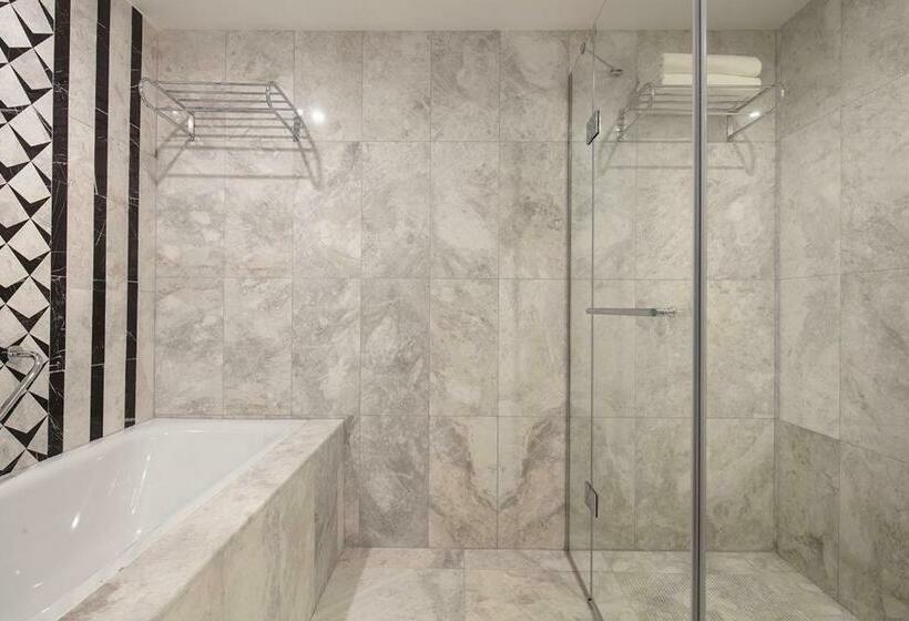 带大床的套房, Doubletree By Hilton Afyonkarahisar