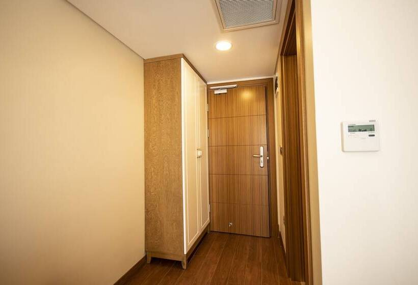 اتاق استاندارد یک نفره, Eliza