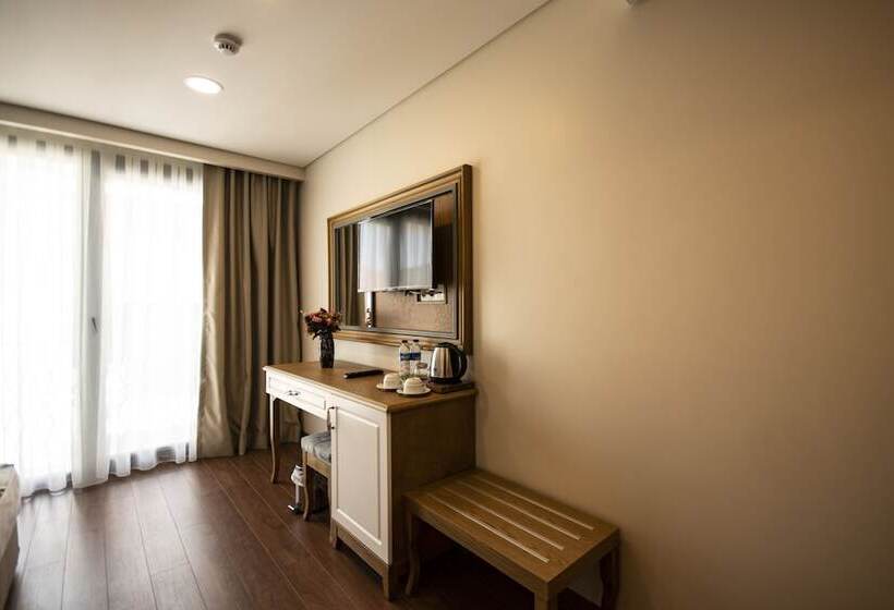 اتاق استاندارد یک نفره, Eliza