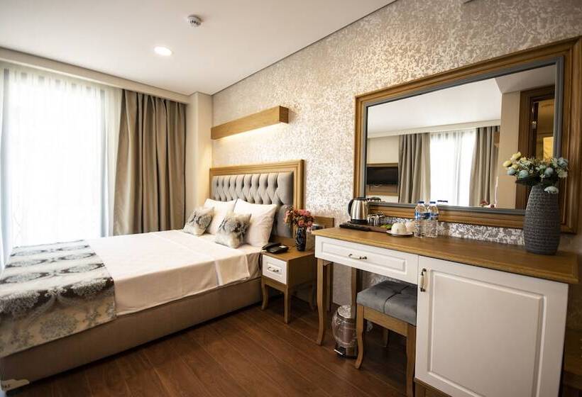 اتاق استاندارد سه نفره, Eliza