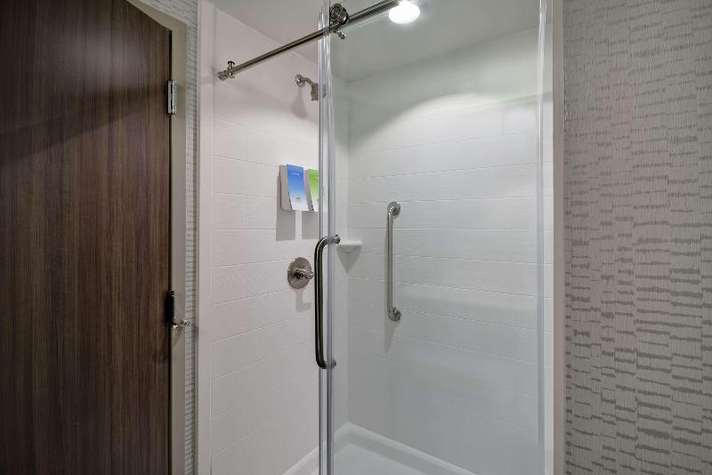 מיטת קינג בסוויטה, Home2 Suites By Hilton Dayton South