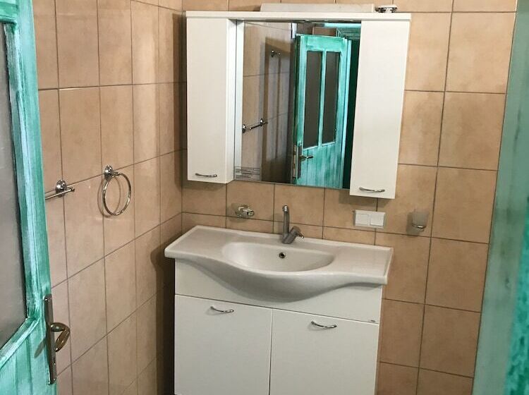 اتاق استاندارد, Kemal Stone House