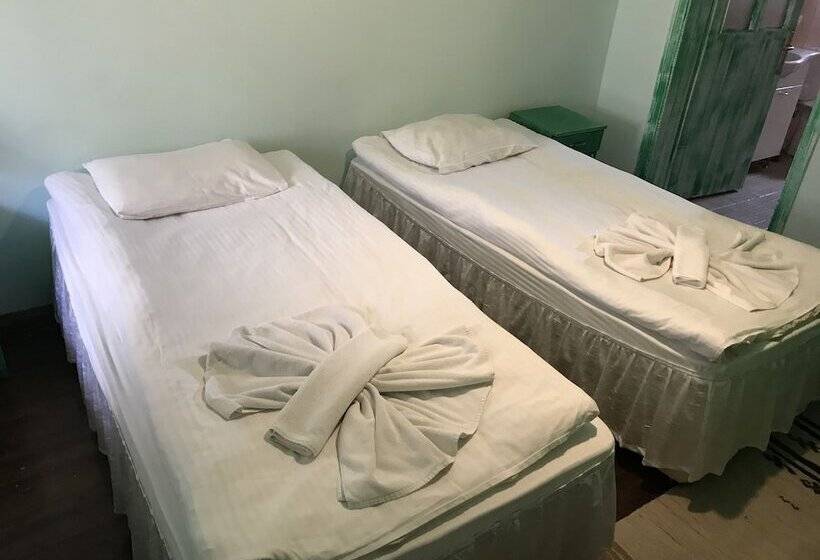 اتاق استاندارد, Kemal Stone House