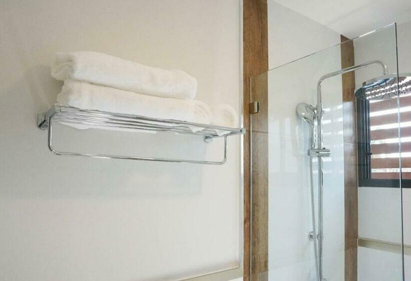 غرفة ديلوكس, Matana