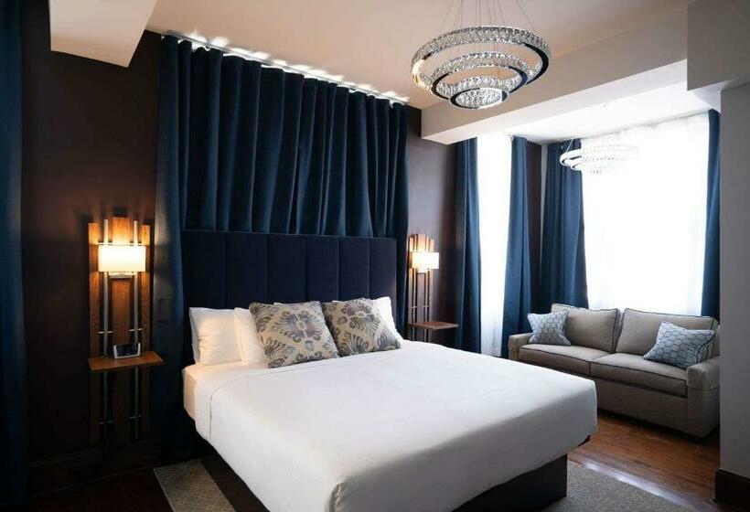 Номер Стандарт Кровать Кинг Адаптированный для Инвалидов, The Esquire Hotel Downtown Gastonia, Ascend Hotel Collection