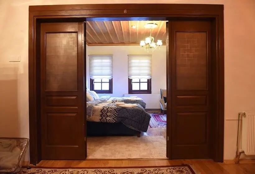 اتاق استاندارد سه نفره, Oz Butik Otel Antik Kent Myrleia