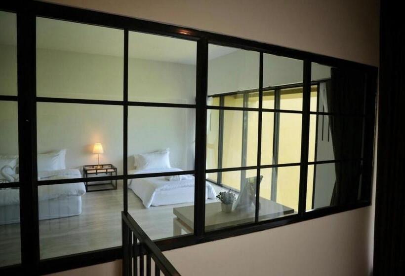 סוויטה אקזקיוטיב, T Rex Buriram Boutique Hotel New Hotel In Buriram