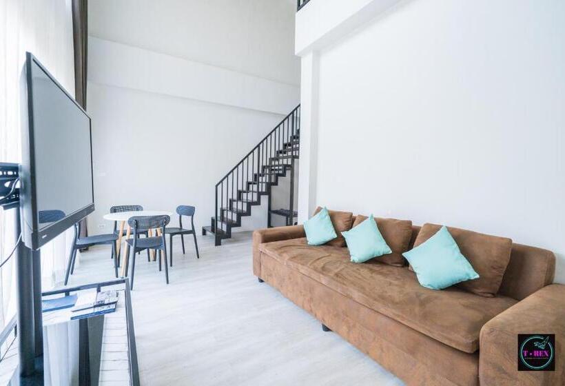 Полулюкс Вид на Сад, T Rex Buriram Boutique Hotel New Hotel In Buriram