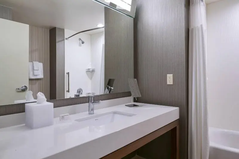 クイーンサイズベッドのスイートルーム, Courtyard By Marriott Jackson