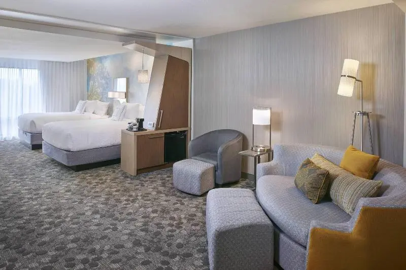 クイーンサイズベッドのスイートルーム, Courtyard By Marriott Jackson