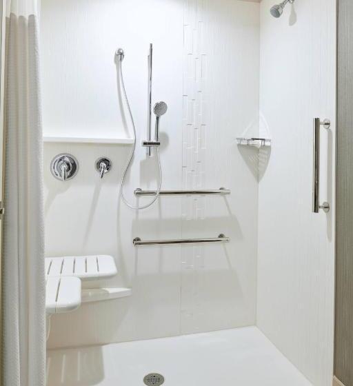 스탠다드 룸 킹사이즈 침대, Courtyard By Marriott Jackson