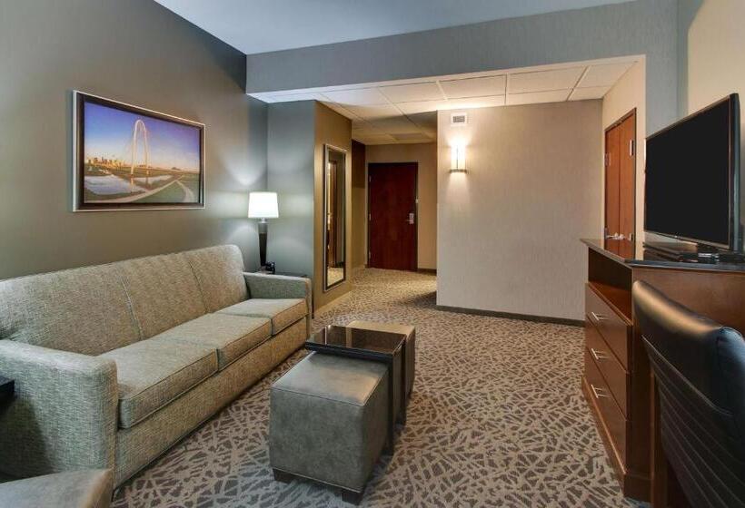 جناح, Drury Plaza Hotel Dallas Richardson