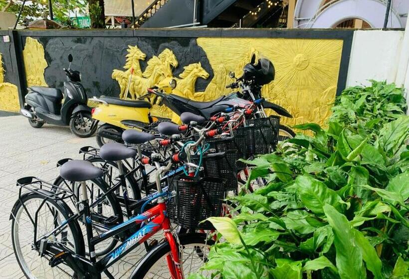 اتاق استاندارد سه تخته با بالکن, Orchid Riverside Villa