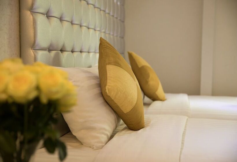 Standart Oda, Justice